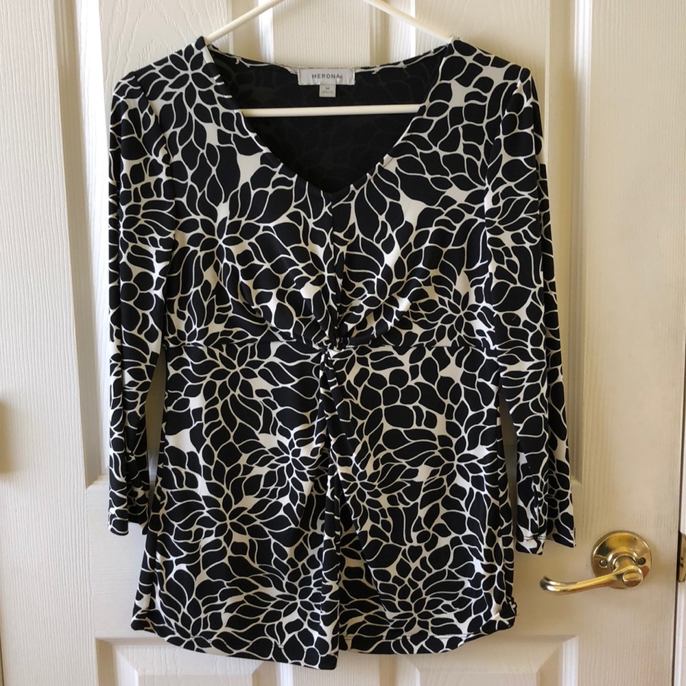 Merona Women’s Top M Black & White Spandex Liner
